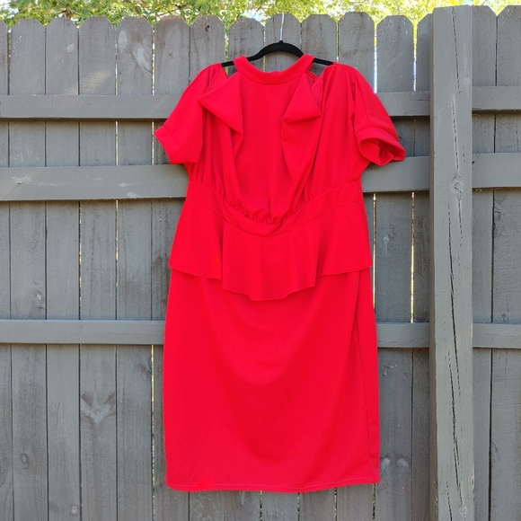 NWT Boohoo Red Formal Cold Shoulder Dress Size 28 - Picture 13 of 15